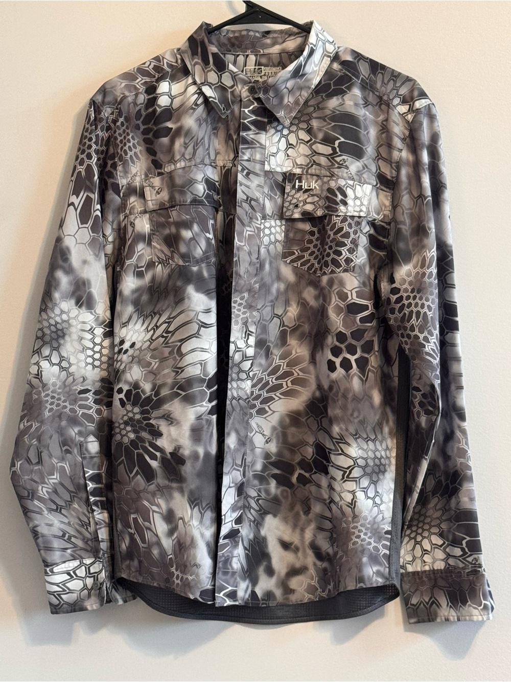 Huk Phenom Men's M Kryptek Raid Camo Vented Fishing Shirt NWOT